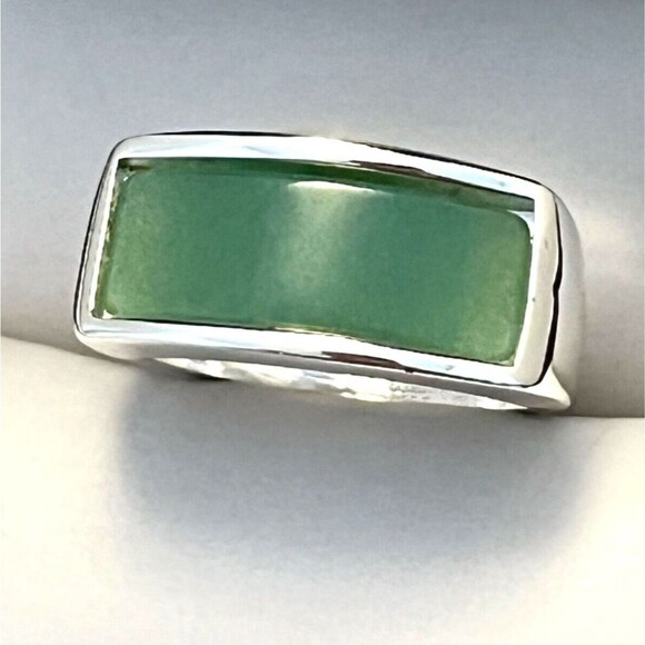 Boutique Statement Ring Size 8 Silver Tone Green Lucite 5W - Picture 6 of 7